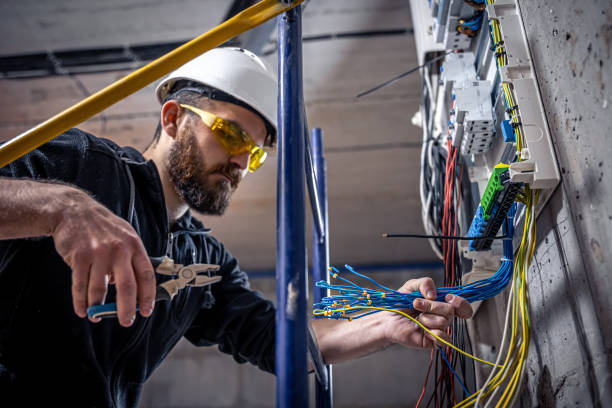 Professional Electrician in Wolcottville, IN